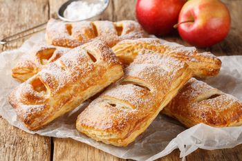 To szybkie ciasto francuskie z jabłkami piekę w 30 minut