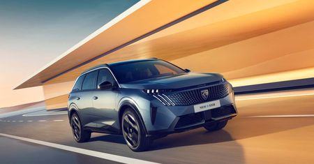 Nowy Peugeot E-5008 dołącza do grona 7-miejscowych SUV-ów