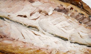 Polacy kochają tę rybę, ale nie każdy powinien ją jeść