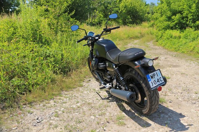 Moto Guzzi V7 Stone