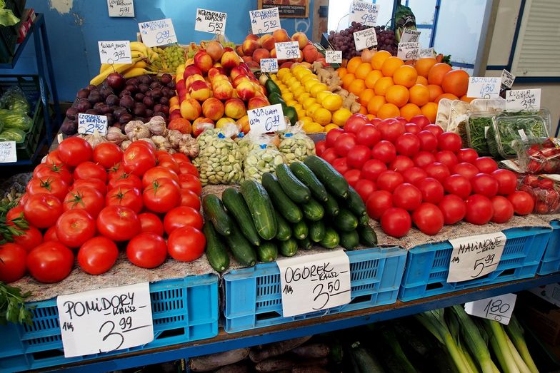 UOKiK analizuje ceny owoców, kontroluje nieuczciwych przedsiębiorców