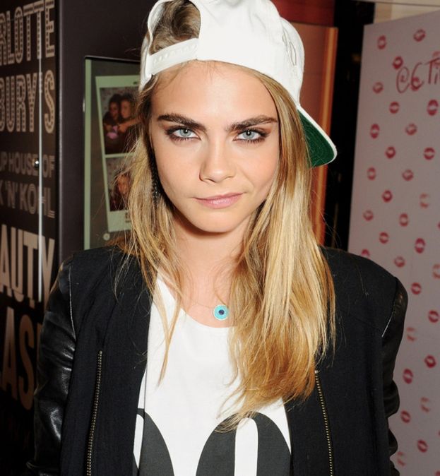 Cara Delevingne zarabia... 13 tysięcy dolarów DZIENNIE!