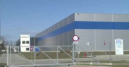 “Nie wyprodukowano ani jednej maseczki”. NIK o “porażce” rządowego programu “Polskie Szwalnie”