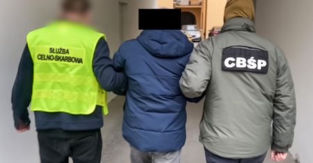 CBŚP wspólnie z KAS zatrzymały 5 osób podejrzanych o wyłudzenie VAT.