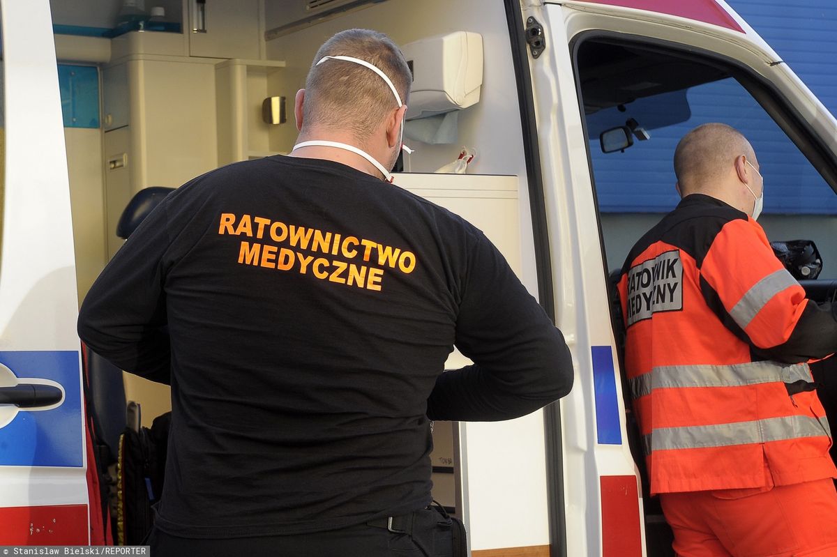 Grodzisk Mazowiecki Napadł Z Nożem Na Ratowników Medycznych Wiadomości Z Warszawy Wp 0121