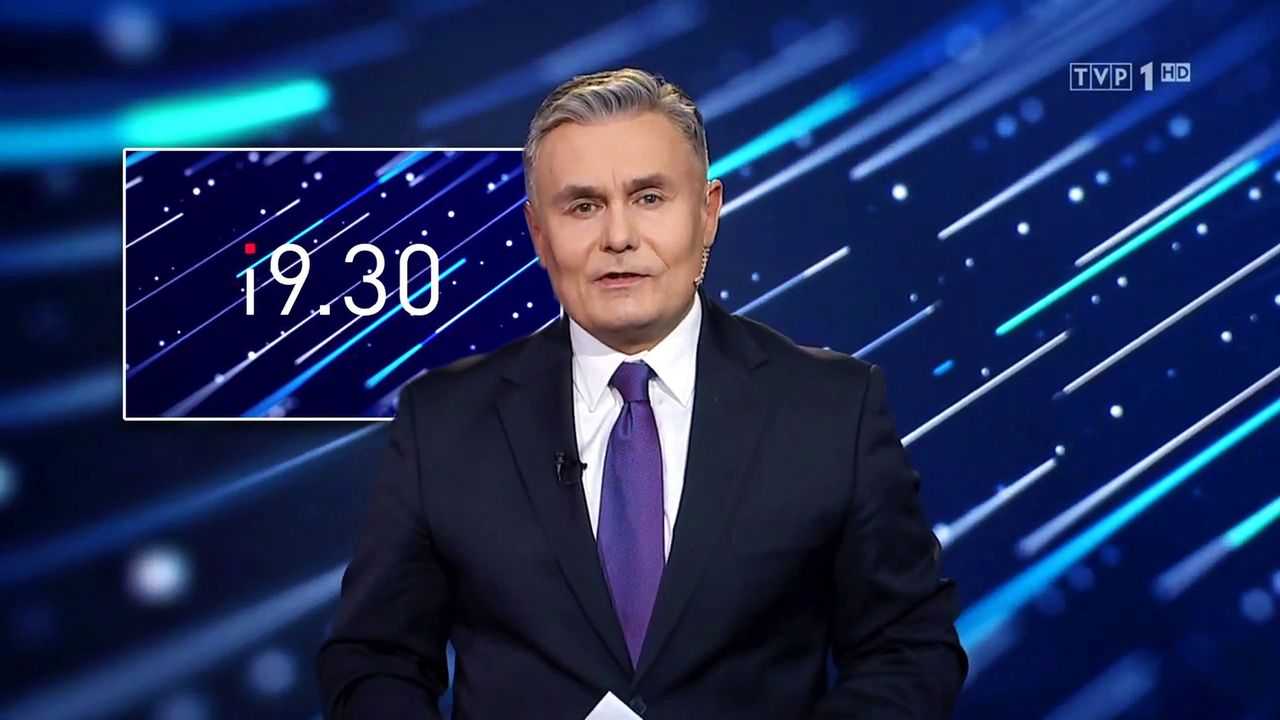 Pierwsze wydanie programu "19:30" poprowadził Marek Czyż