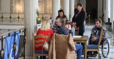 Świadczenie wspierające inne od zapowiadanego. PiS w Sejmie całkowicie je zmieniło