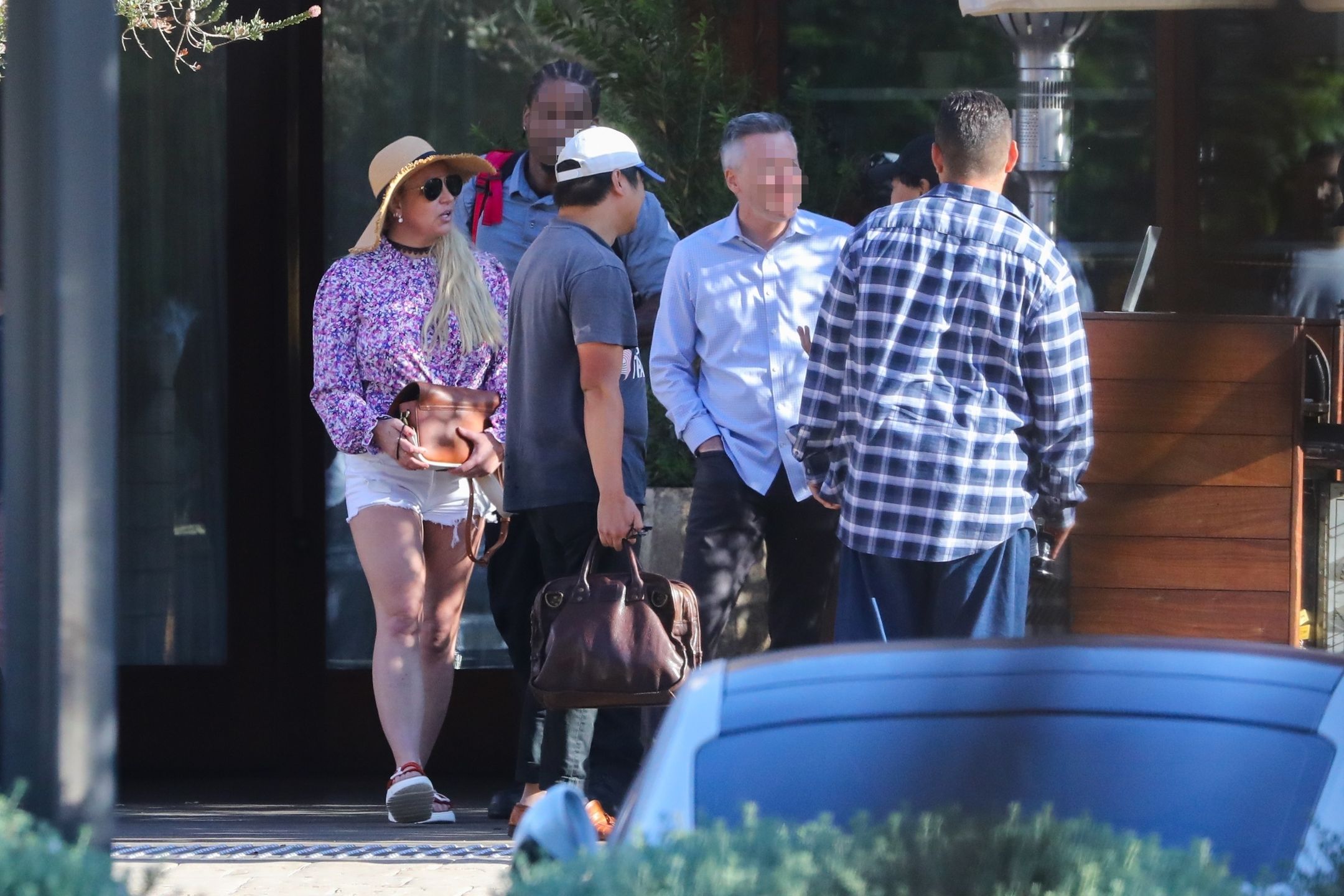 Britney Spears poszła z (eks?) chłopakiem-kryminalistą do knajpy w Malibu
