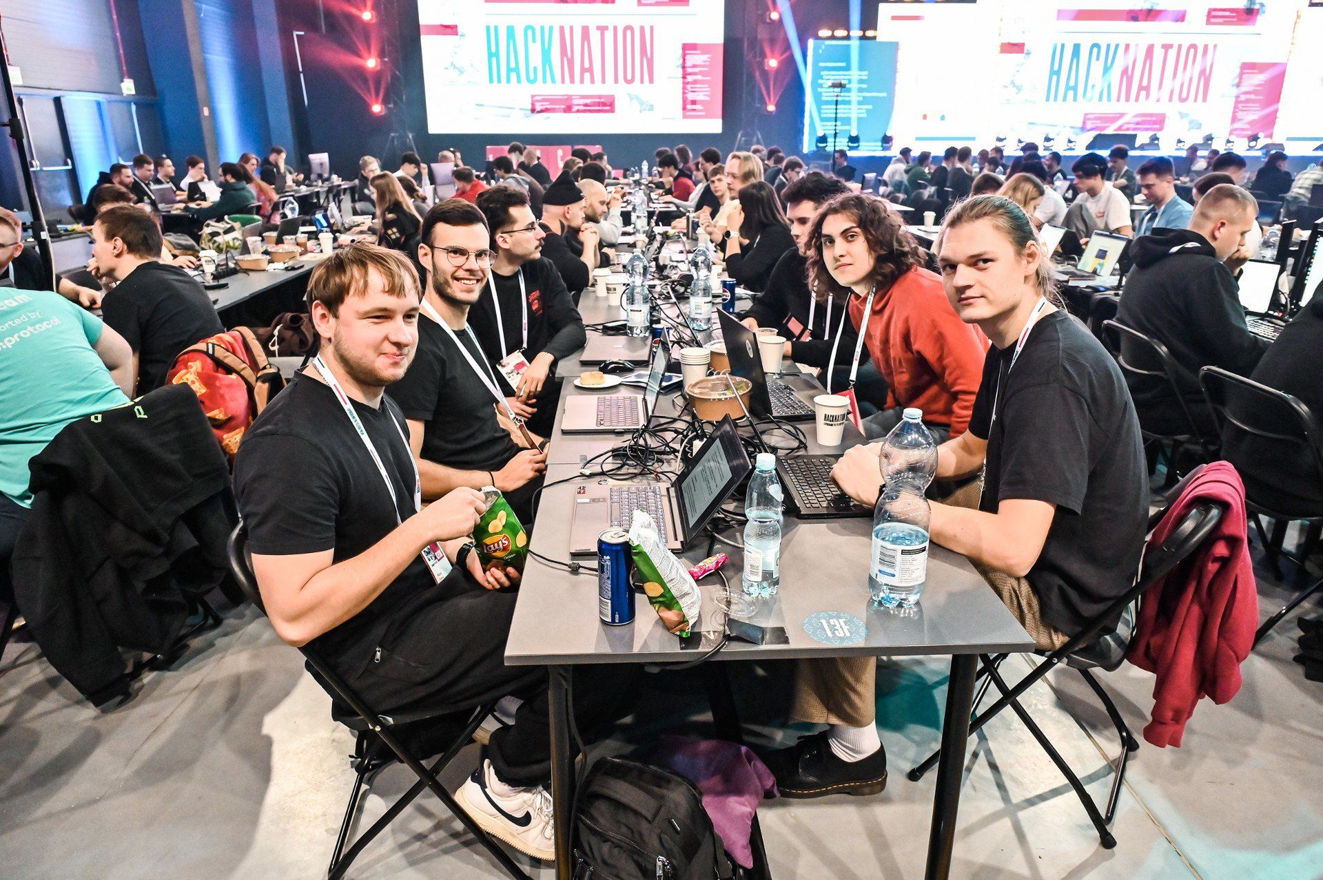 Podczas 24-godzinnego maratonu zespoły mierzyły się z wyzwaniami przygotowanymi m.in. przez ministerstwa, spółki Skarbu Państwa oraz różne służby. Wypracowane w Bydgoszczy rozwiązania mają w niedalekiej przyszłości poprawić jakość usług oferowanych obywatelom i funkcjonowanie administracji publicznej.