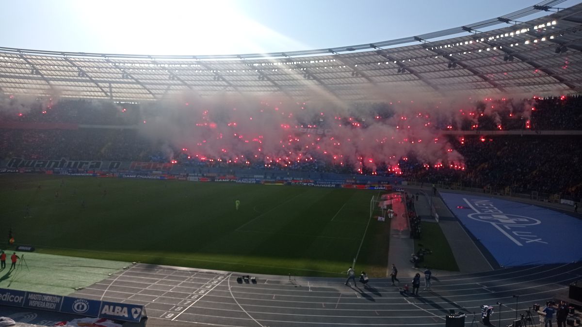 WP SportoweFakty / Michał Piegza  / Kibice Ruchu Chorzów na Stadionie Śląskim 