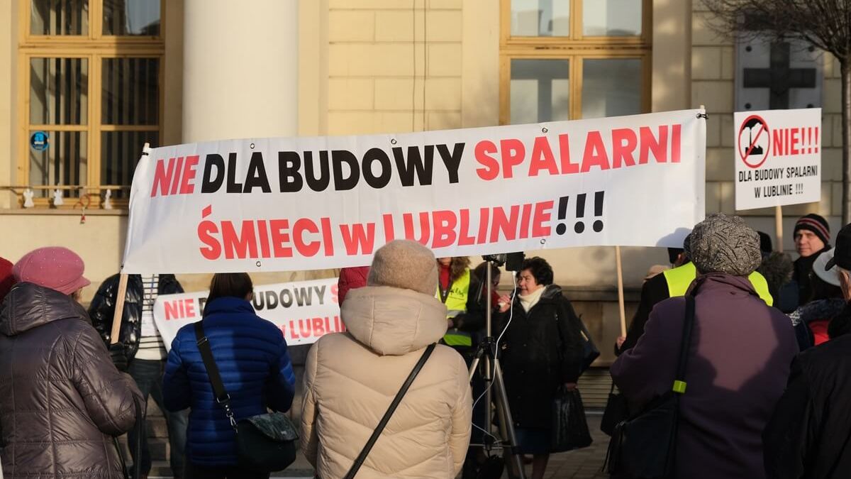 Protest mieszkańców przeciwko budowie spalarni śmieci w Lublinie