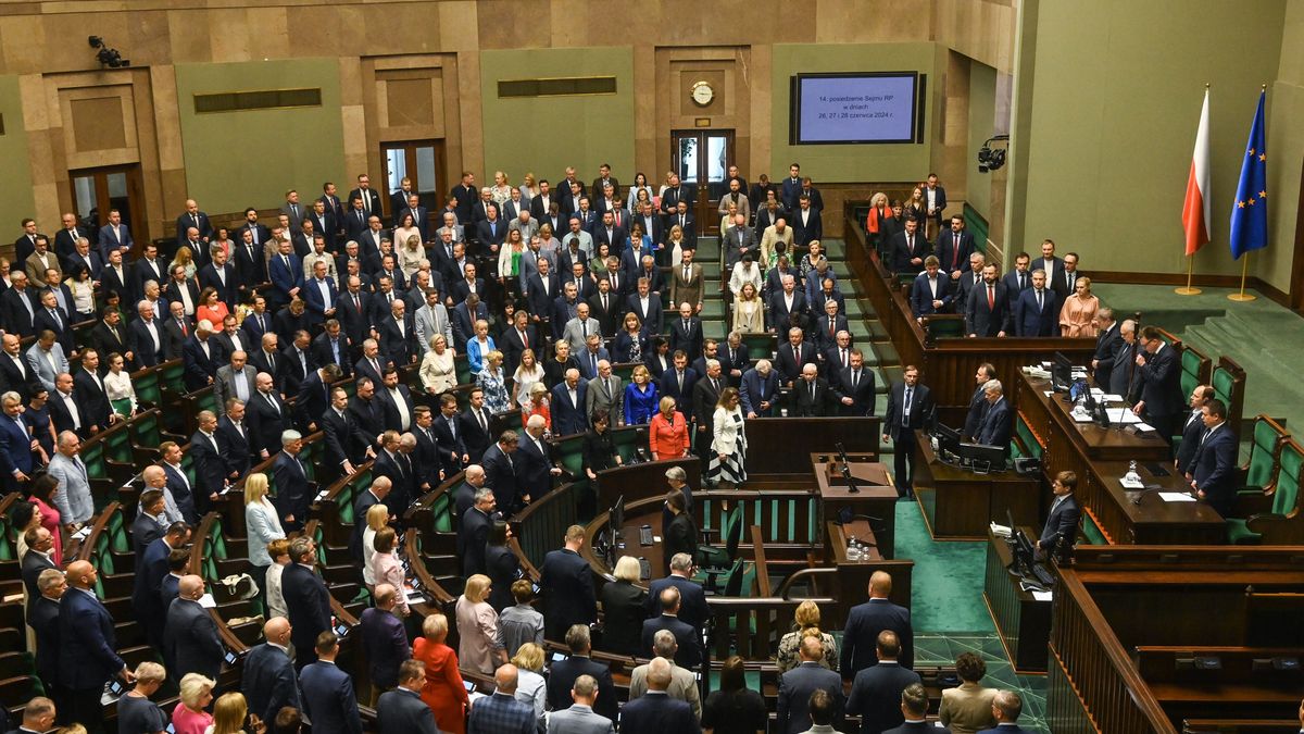 Warszawa, 28.06.2024. Posłowie na sali obrad Sejmu, 28 bm. w Warszawie. Sejm kończy trzydniowe posiedzenie. (mr) PAP/Piotr Nowak ***Do tego materiału zdjęciowego dostępna jest również depesza w systemie CSI, pt.: Sejm wznowił obrady***