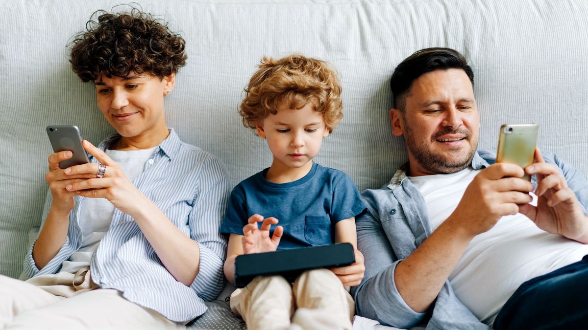 Czy warto kupić dziecku telefon?