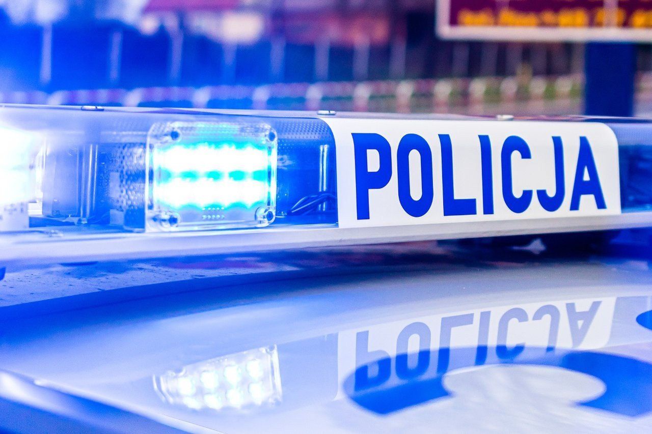 Gniezno: Narkotyki w mieszkaniu policjantki. Zatrzymań było więcej