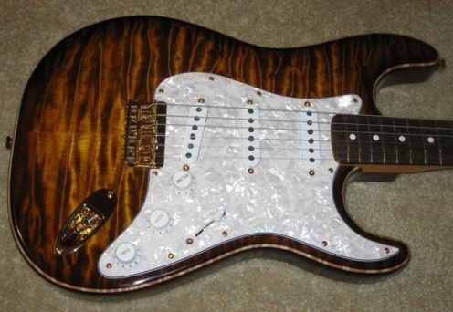 Złota gitara jest 24-karatowa! 3