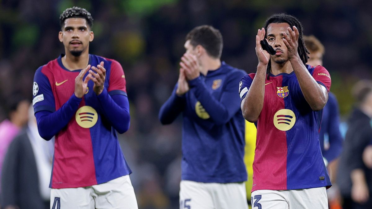PAP/EPA / CHRISTOPHER NEUNDORF / Na zdjęciu: piłkarze FC Barcelona