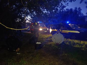 Dramatyczna interwencja w Płocku. Kobieta trafiła do szpitala, trzech mężczyzn do izby wytrzeźwień