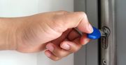 Otworzyła drzwi i się przeraziła. Studentka w swoim mieszkaniu znalazła...