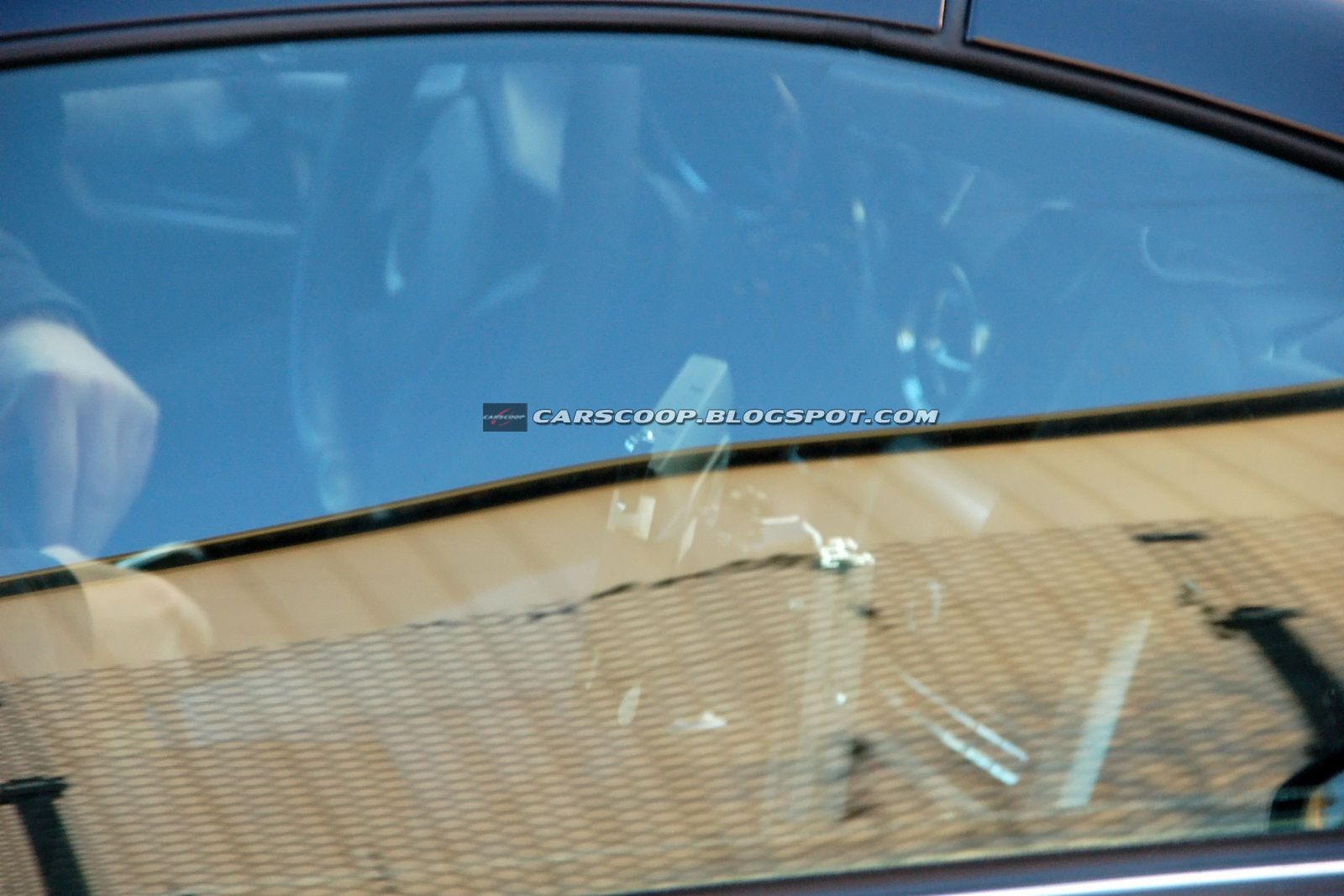 2012-Mercedes-Benz-SLK-001