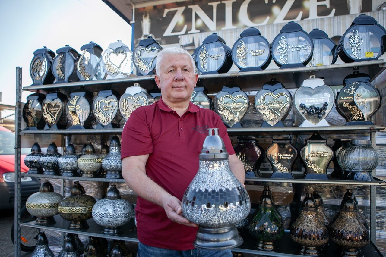 Podkarpacie: Mieszkańcy nie oszczędzają na Wszystkich Świętych