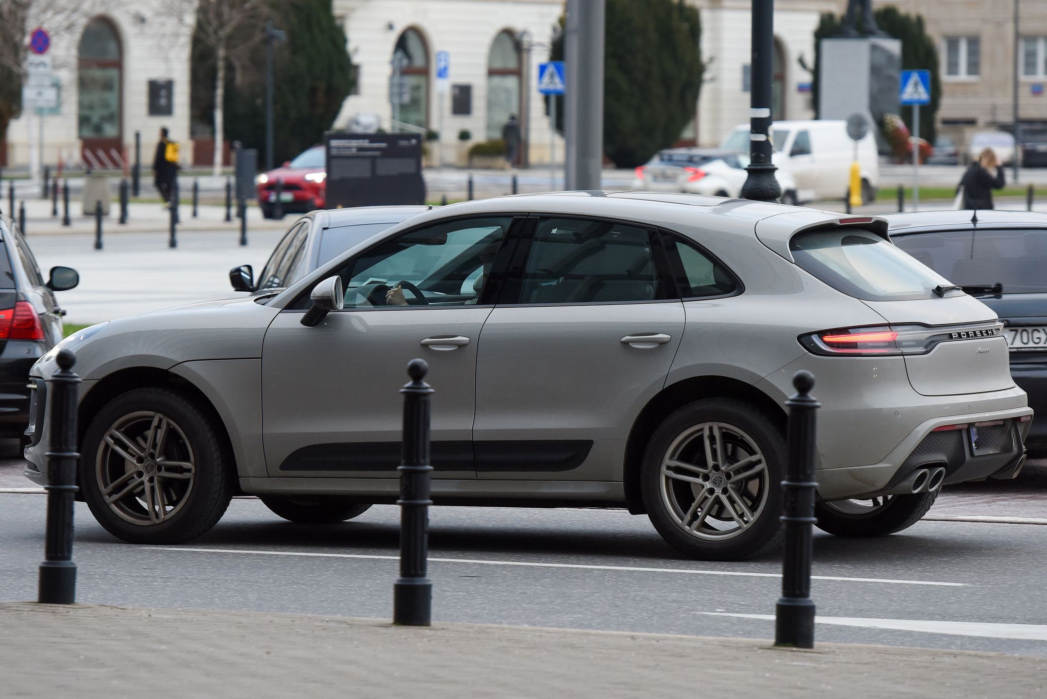 Anna Wendzikowska w Porsche Macan