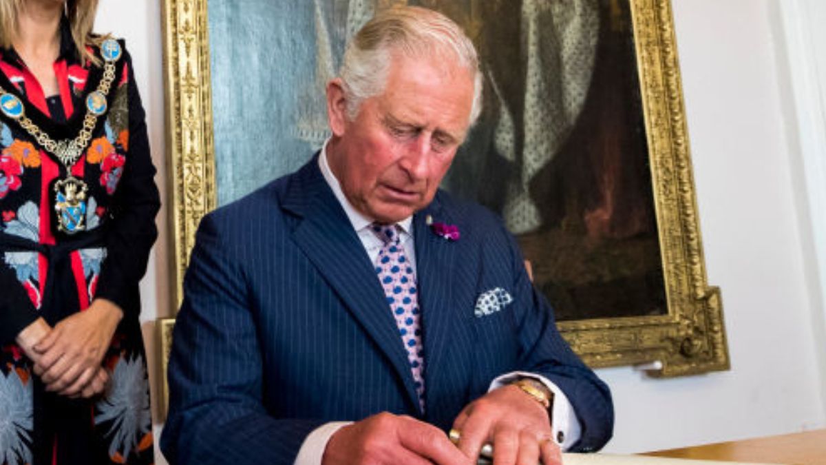 Król Karol III złamie 800-letnią tradycję