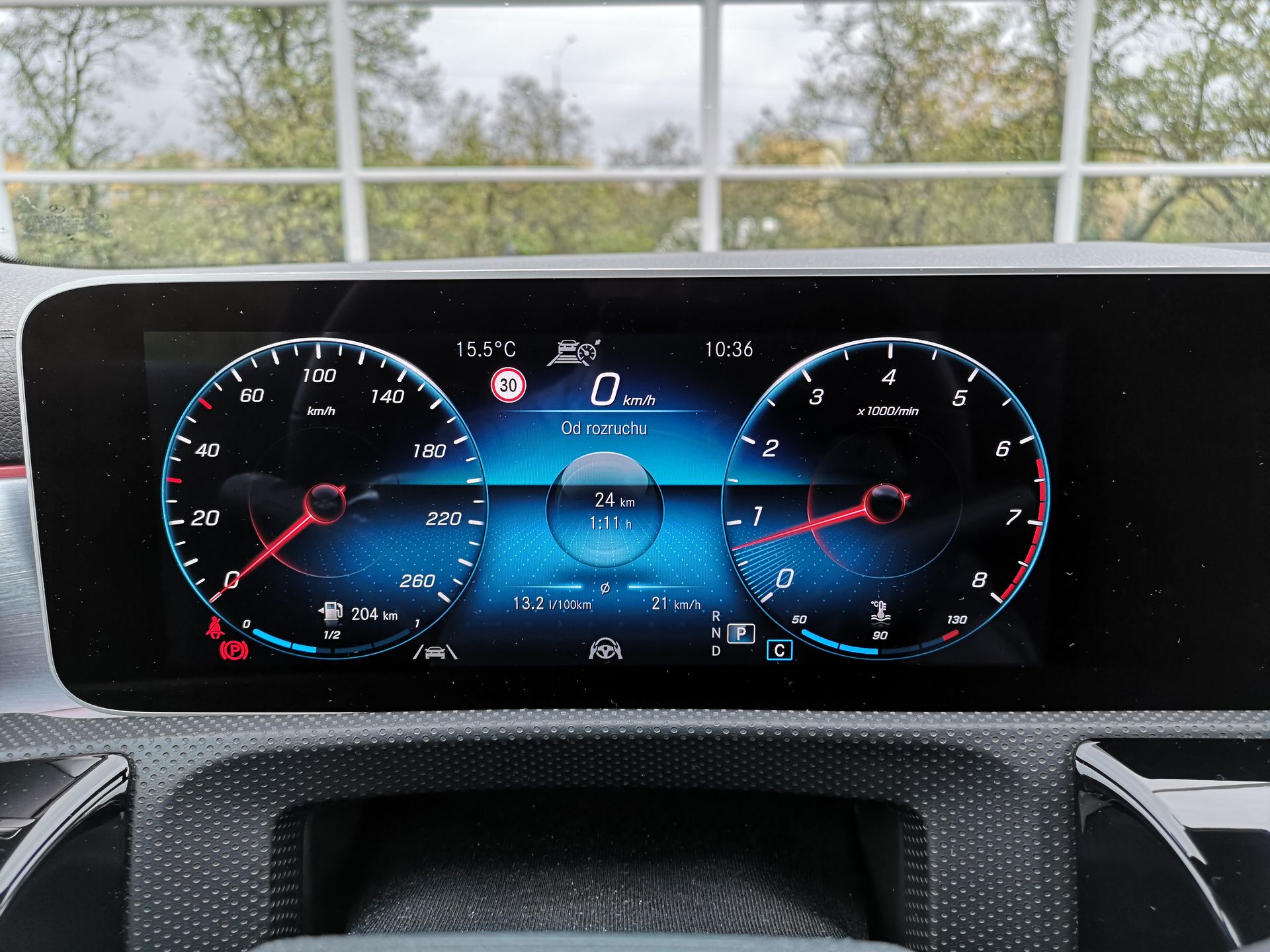 Mercedes CLA: System MBUX, wirtualny kokpit i audio Burmester 23
