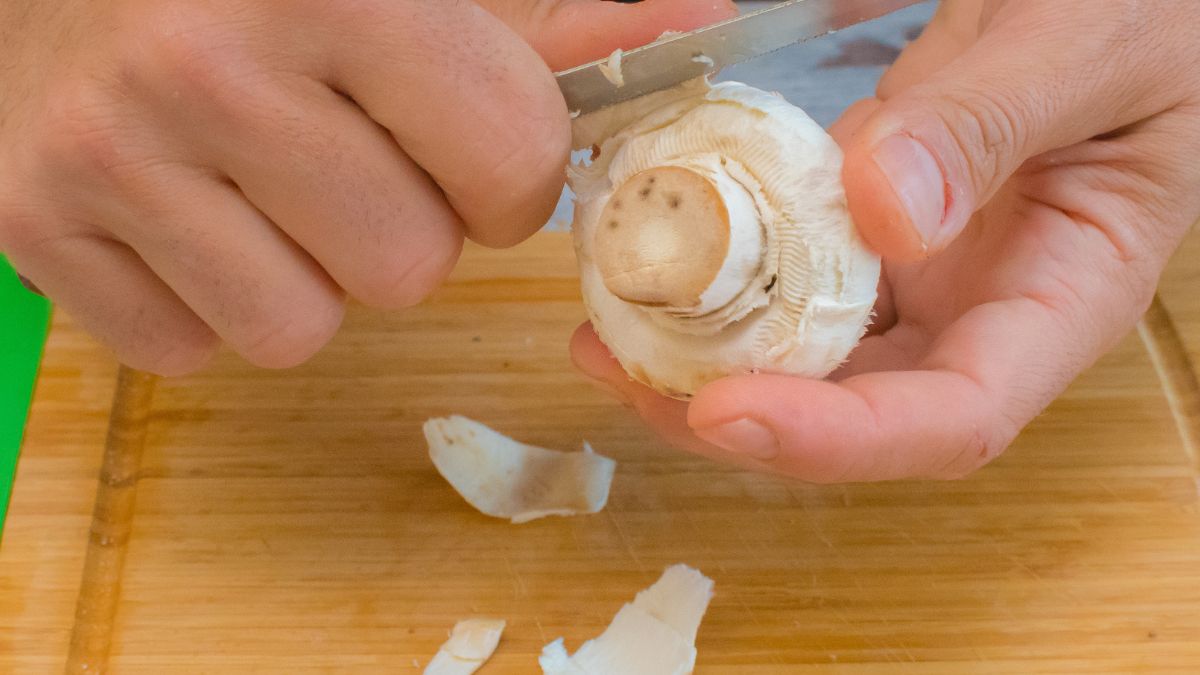 Jak wykorzystać obierki pieczarek?