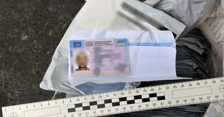 Sprawdzili autobus z Czech. Odkryli kilkaset przerobionych dokumentów