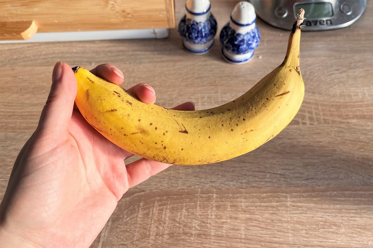 Banany należy wyrzucić, gdy pojawi się na nich pleśń.
