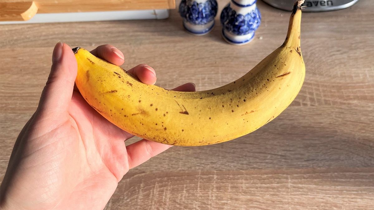 Banany należy wyrzucić, gdy pojawi się na nich pleśń.