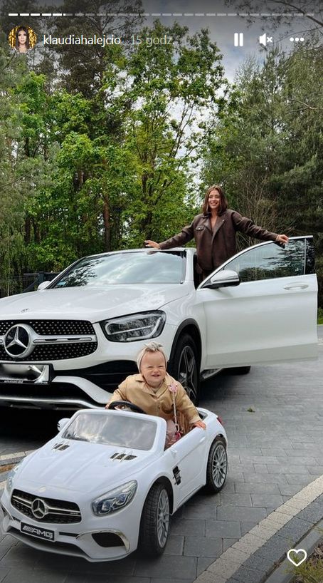 Klaudia Halejcio pokazała córkę w mini mercedesie