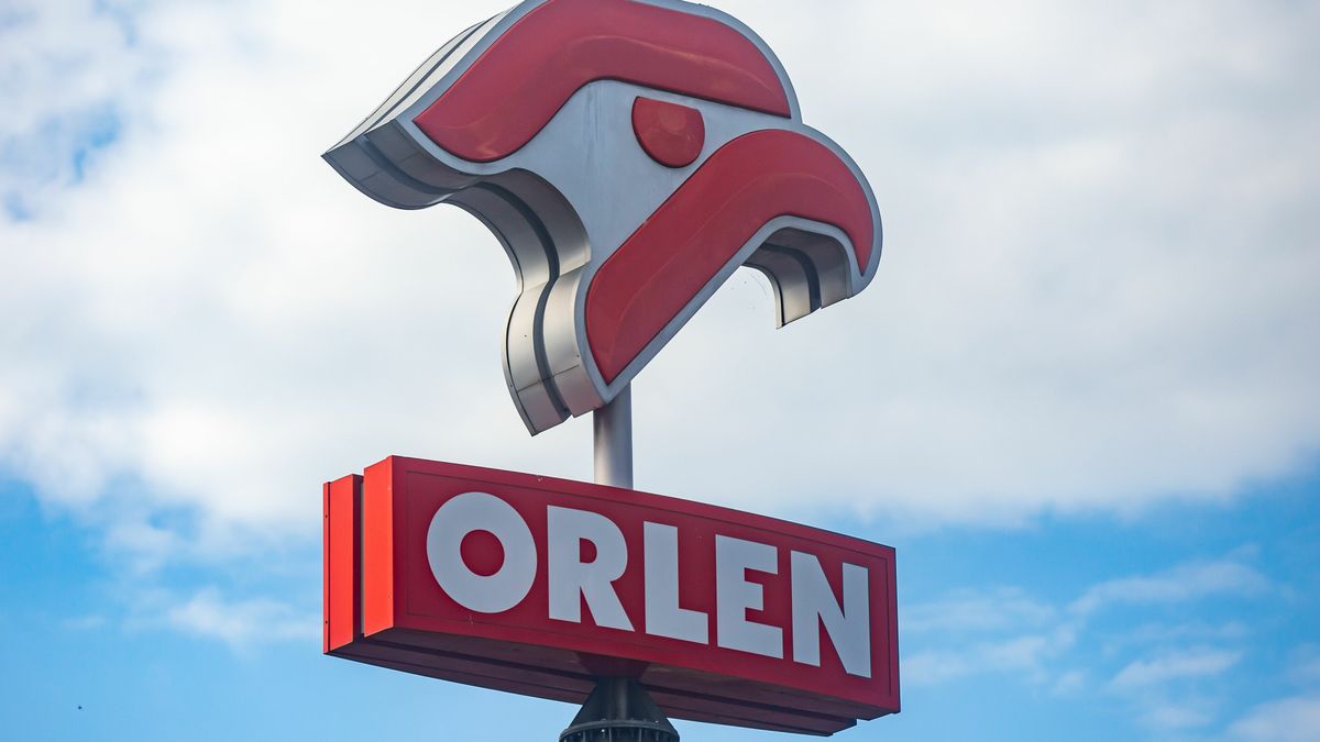 block, blockade, boycott, brand, business, cars, city, commercial, company, corporation, country, diesel, drivers, editorial, energy, europe, fuel, fueling, gas, gas station, gasoline, industry, inflation, logo, logotype, movement, obajtek, oil, orlen, petro, petrol, petroleum, poland, polish, poznan, prices, protest, retail, rise, sign, station, transport, transportation, type, vehicle