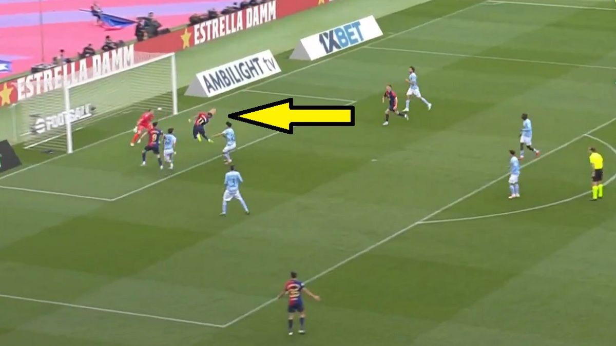 Twitter / Screen / Eleven Sports / Na zdjęciu: Raphina strzelił gola na 3:3 w meczu FC Barcelona - Celta Vigo