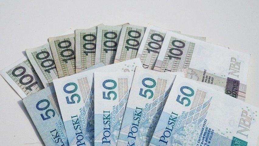 Dodatek do emerytury wzrósł do prawie 1800 zł! Jak go otrzymać? Warunek jest banalnie prosty