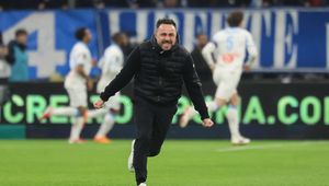 Media. Angielski klub negocjuje z trenerem. Pięcioletnia umowa