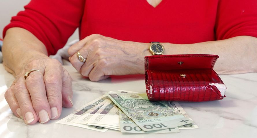 Fikcyjne badania, zawyżone ceny. UOKiK znów karze za pokazy handlowe