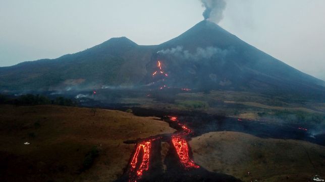 Kolejna erupcja wulkanu Pacaya w Gwatemali