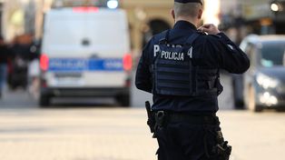 Policjant podejrzany o włamywanie się do domów. Wykorzystywał swoją wiedzę
