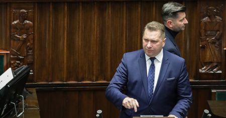 Czarnek poszedł do Rydzyka. Nagle zaczął mówić o Hołowni
