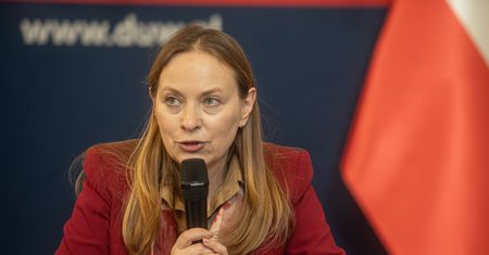 Chorobowe dla matek od pierwszego dnia. Pełczyńska-Nałęcz ma plan za 1,5 mld zł