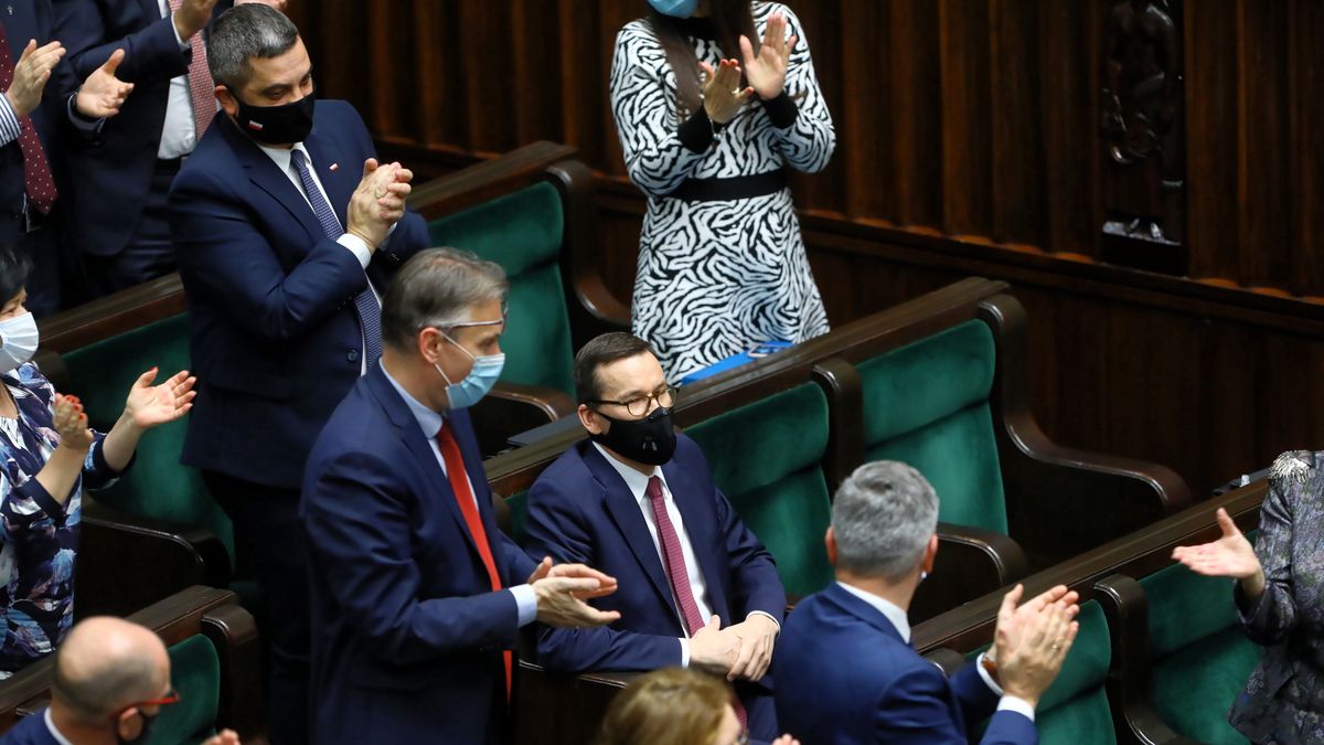 Rząd znalazł sposób na to, aby podnieść wiceministrom wynagrodzenia.