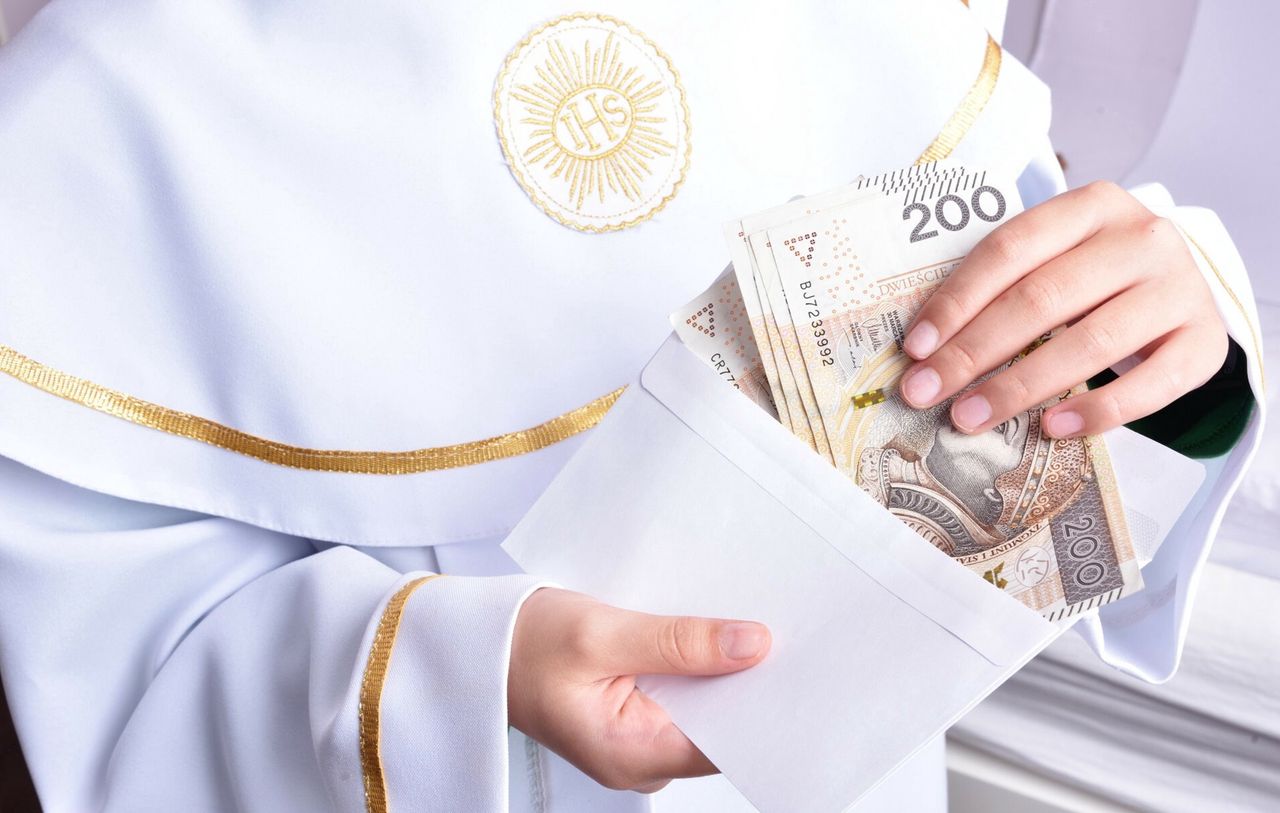 Komunia i wesele 2025. Ile dać do koperty, by "nie było wstydu?"