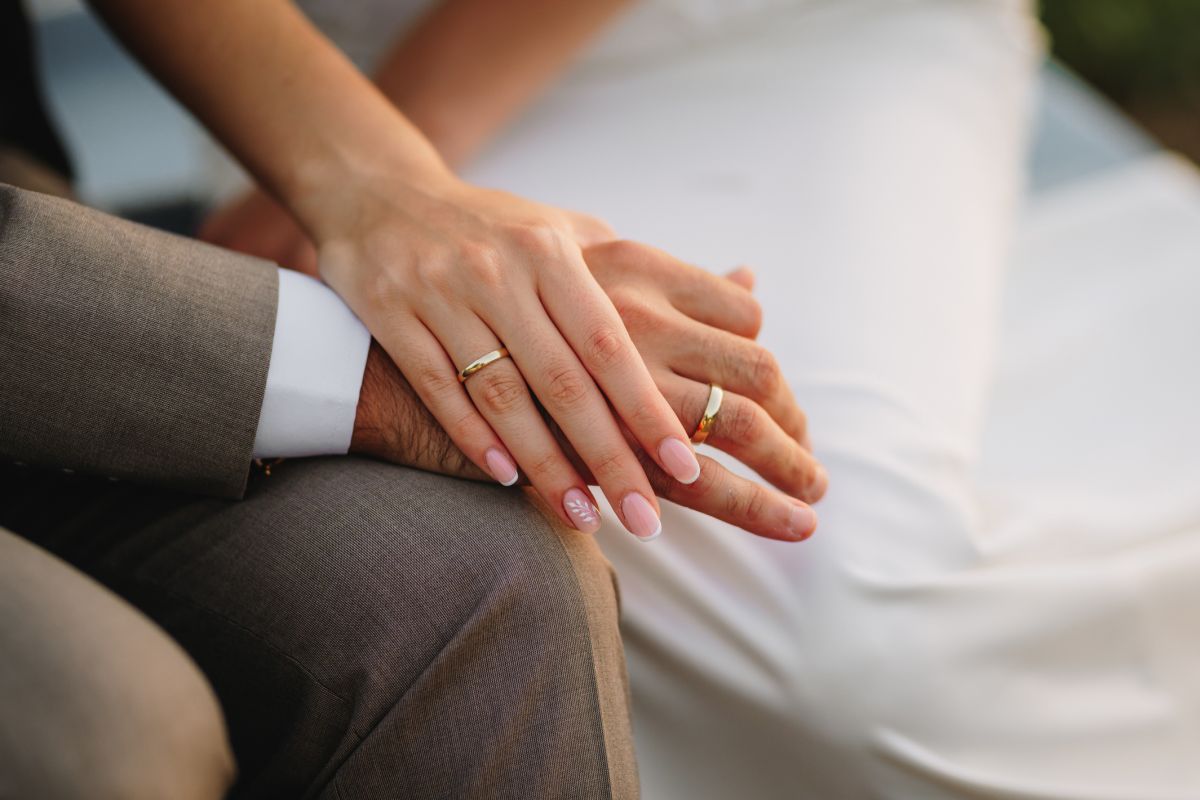 Polacy coraz częściej wybierają życie bez ślubu. Są dane GUS