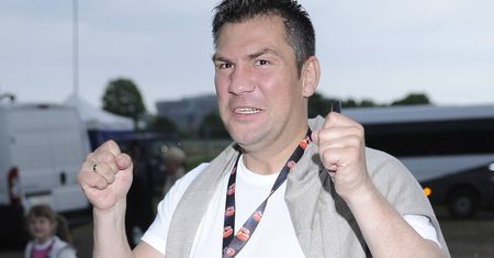 Przyznał się do zdrad. Fala komentarzy. "Coś tu się nie zgadza"
