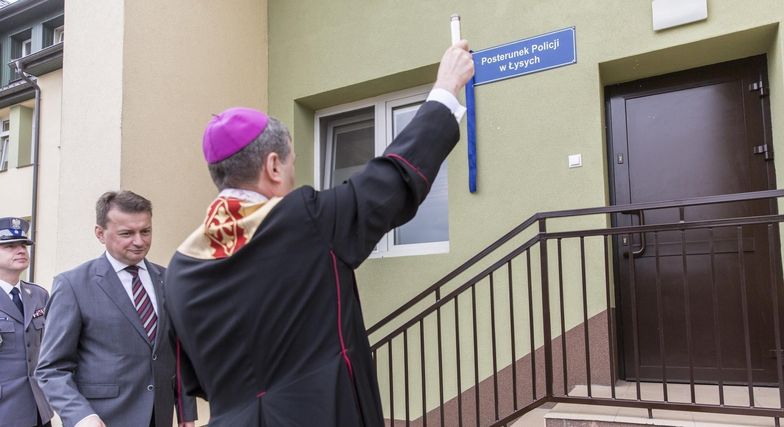 Otwarcie posterunku policji w Łysych. Otwierał je Mariusz Błaszczak, ówczesny minister spraw wewnętrznych i administracji