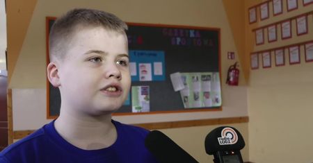 Zadzwonił na 112 i uratował życie ojczymowi. 10-letni Miłosz wyróżniony przez władze miasta i służby