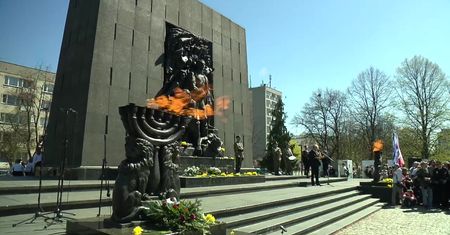 Papierowe żonkile będą rozdawać na ulicach sześciu polskich miast. 80. rocznica powstania w getcie warszawskim