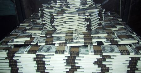 Amerykańskie firmy "siedzą" na górach gotówki. To biliony dolarów
