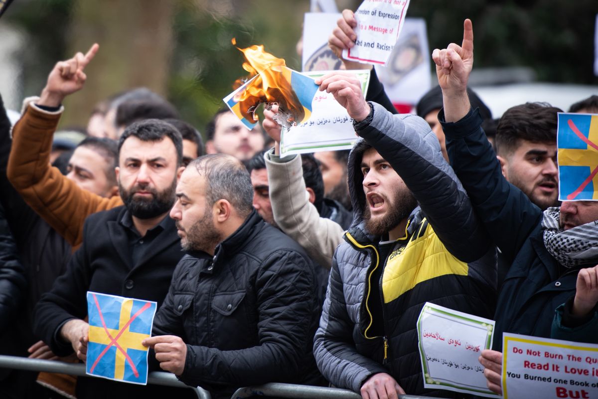 Protesty przeciwko Szwecji i paleniu Koranu